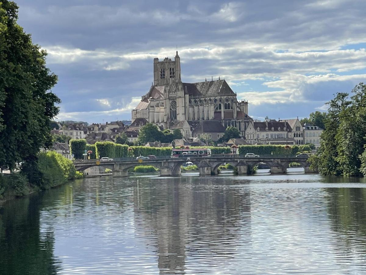 Le Pigeonnier Centre Historique Auxerre Apartment ภายนอก รูปภาพ