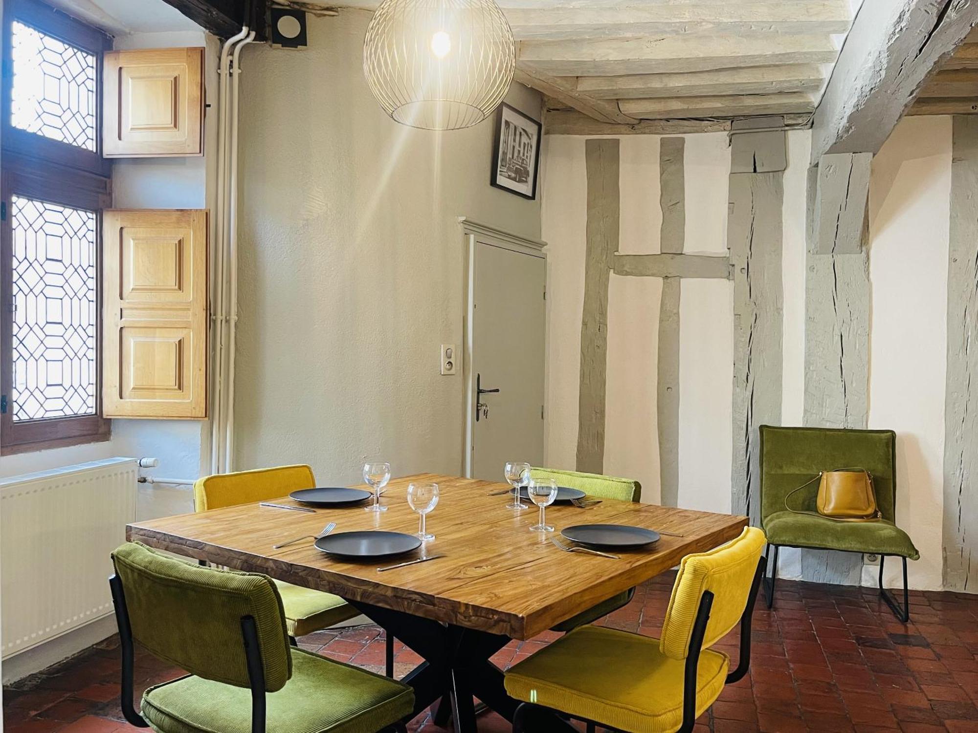 Le Pigeonnier Centre Historique Auxerre Apartment ภายนอก รูปภาพ